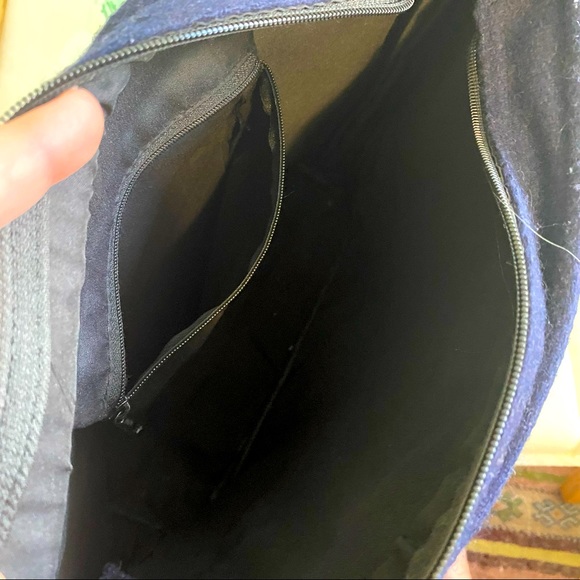 Handmade embroidered crossbody bag - Picture 6 of 6